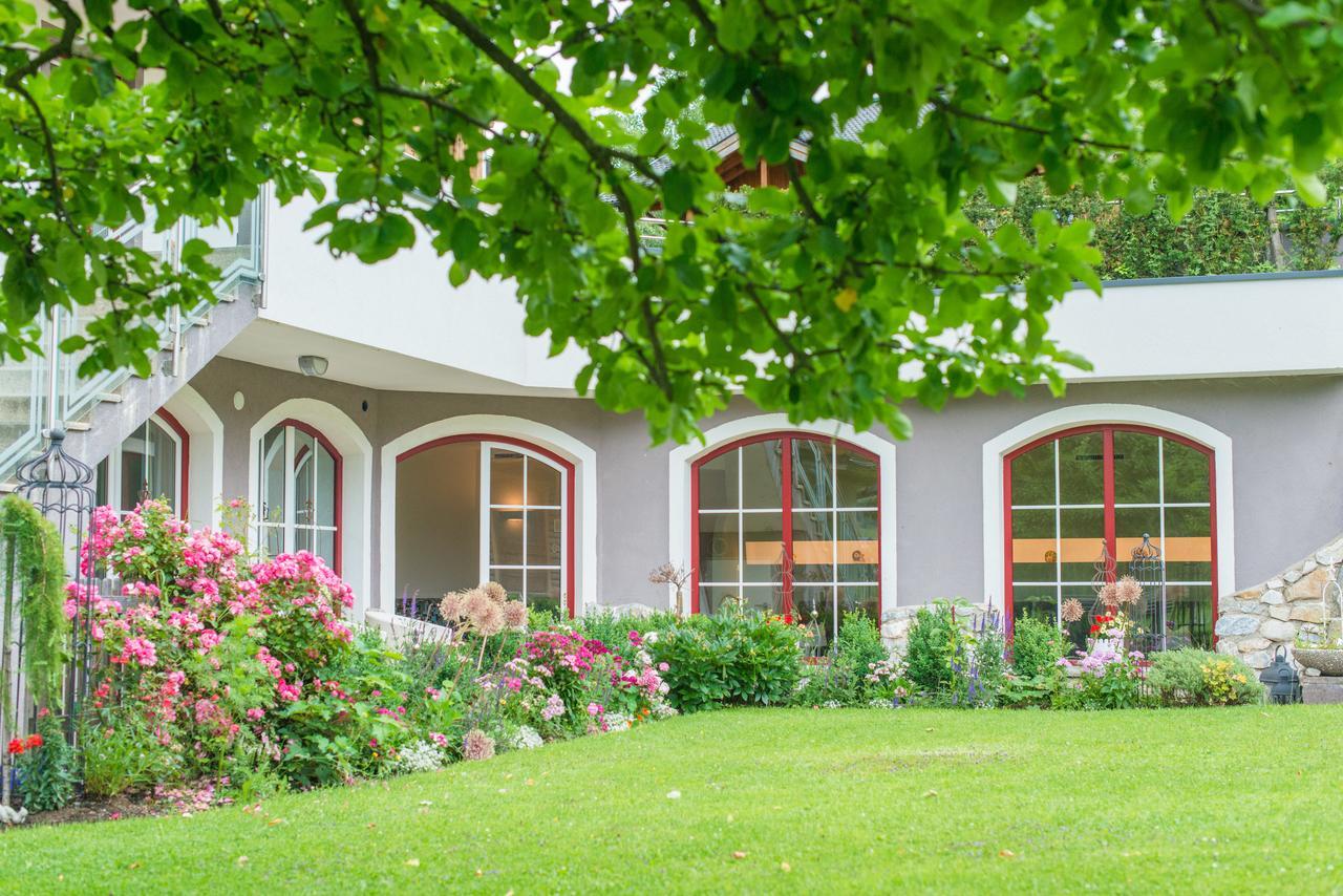 Landhotel Hubengut Bed And Breakfast Radstadt Exterior photo